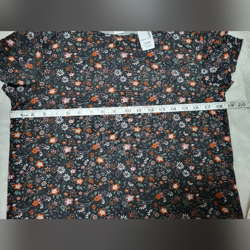 NWT! Twik Size Large Floral and Paisley Tshirt! - Picture 4 of 7